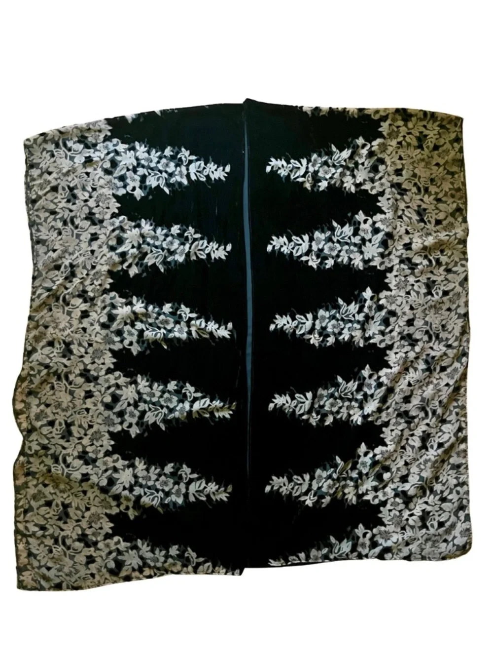 Aakaa long shawl